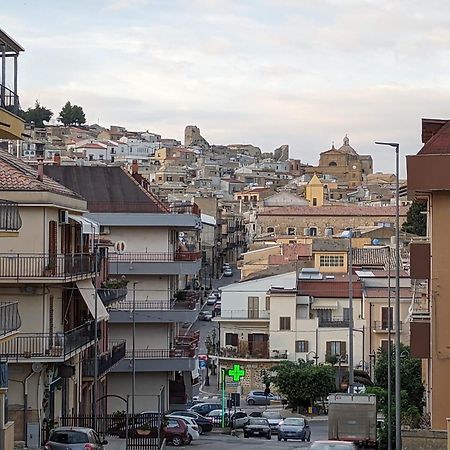 Appartamento "Rina Centro Sicilia" Pietraperzia Buitenkant foto