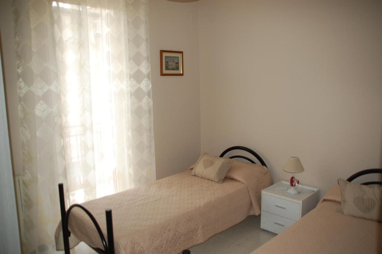 Appartamento "Rina Centro Sicilia" Pietraperzia Buitenkant foto